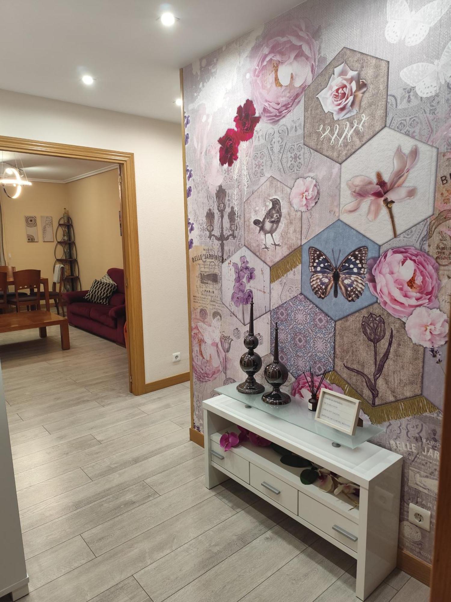 Apartamento De Tres Dormitorios Con Garaje Y Todos Los Servicios Cerca Burgo Kültér fotó